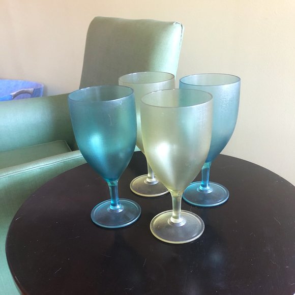 4 Plastic Wine Goblets Blue & Yellow-Green NWOT - Picture 6 of 6